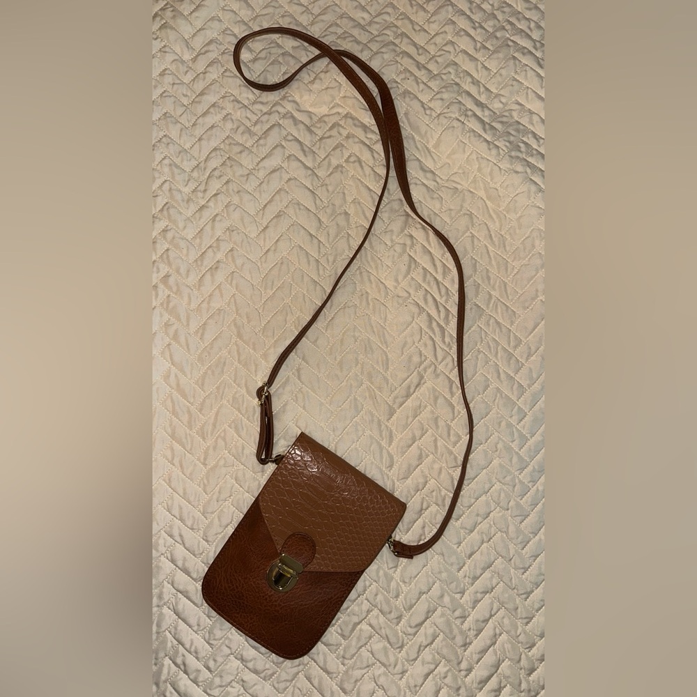 Touch Screen Crossbody Purse - Picture 1 of 2